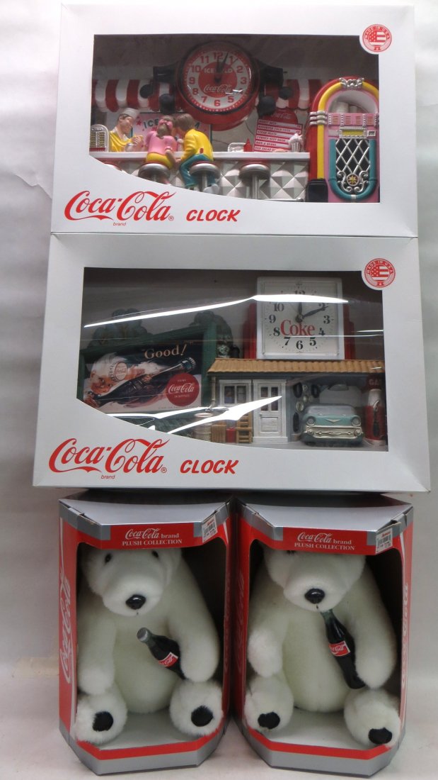 Four modern Coca Cola collectibles in original boxes in: Four modern Coca Cola collectibles in original boxes including 2 plush toy polar bears and 2 Coca Cola battery clocks.