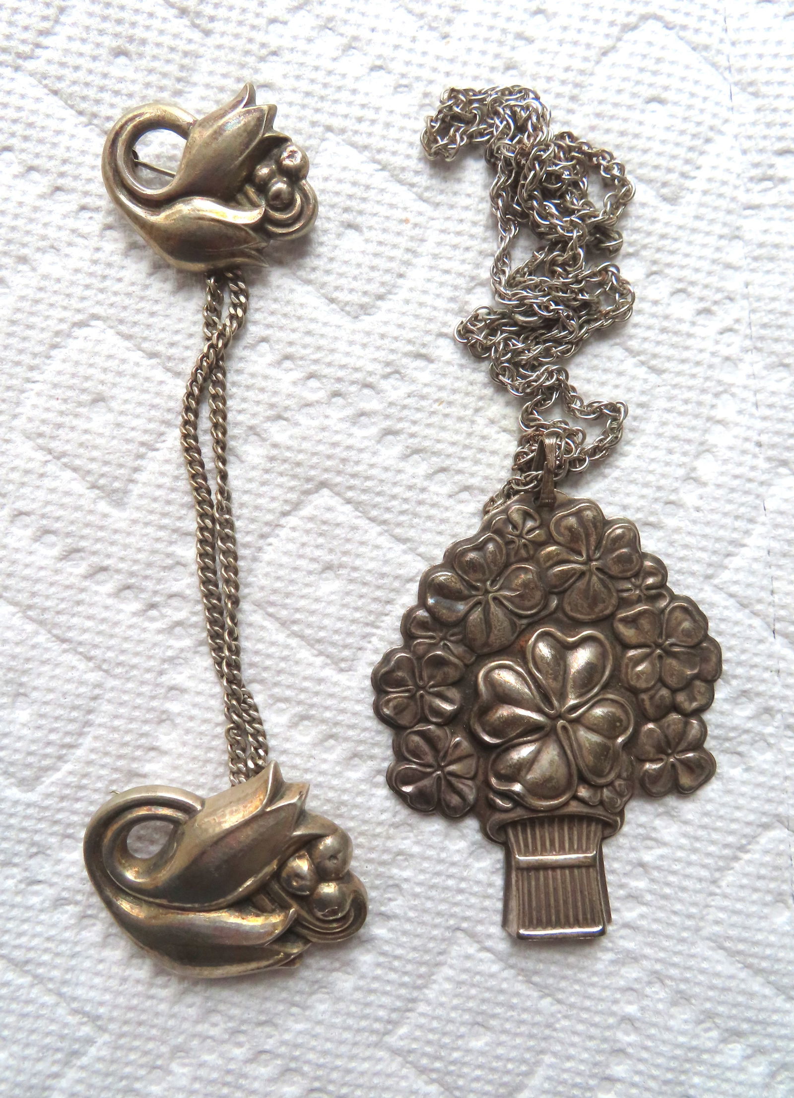 Two pieces of sterling lady's jewelry. Georg Jensen sterling silver double pendant - very good (1 of 7)