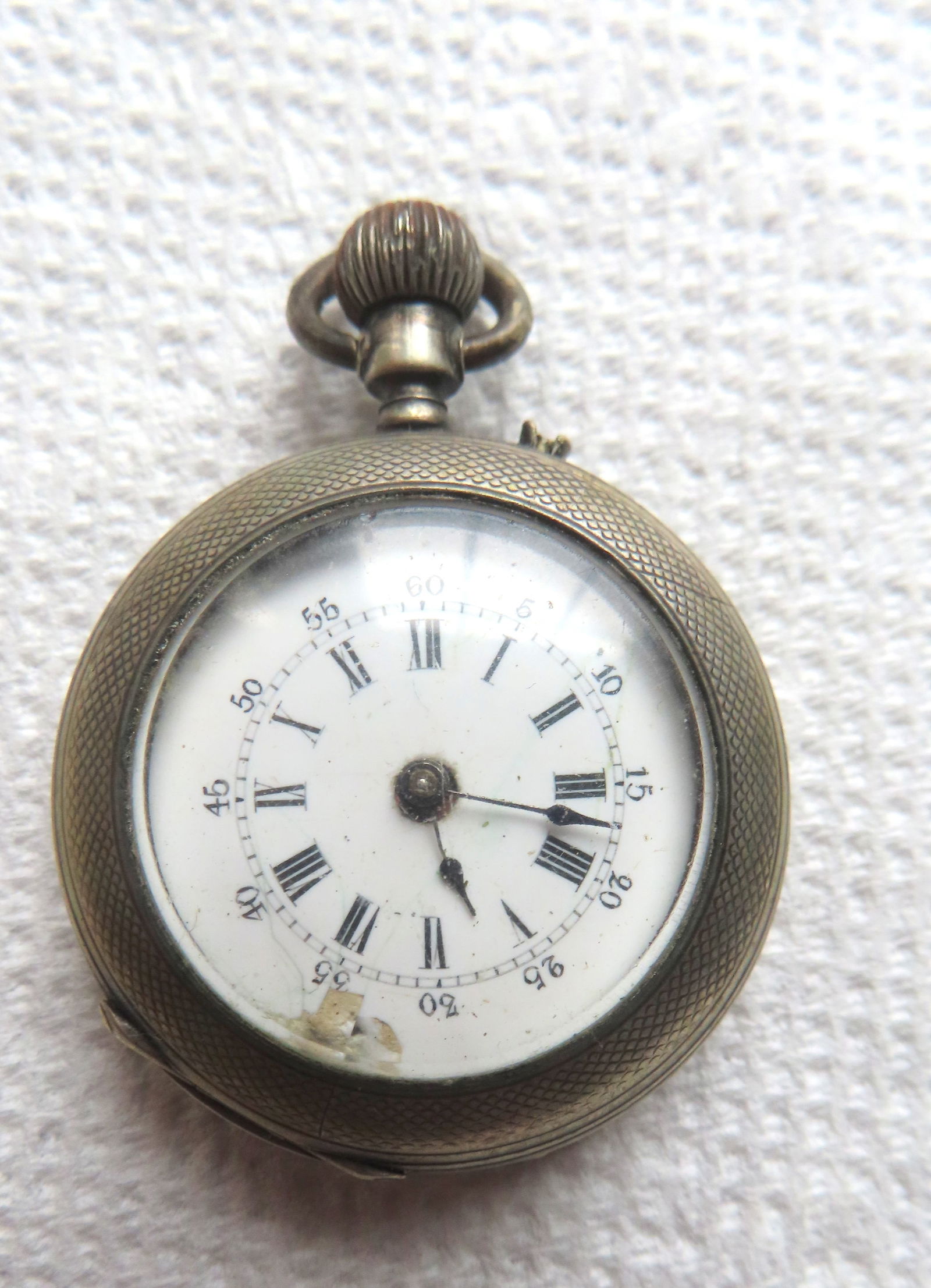 A silver lady's pocket watch with enameled face marked on interior "Cylindre 10 rubis / Remontoir", (1 of 6)