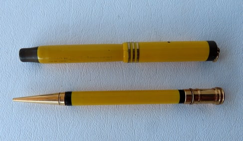 A Parker Duofold Fountain Pen "Lucky Curve" in Mandarin Yellow with patent date 4-25-11 - note small
