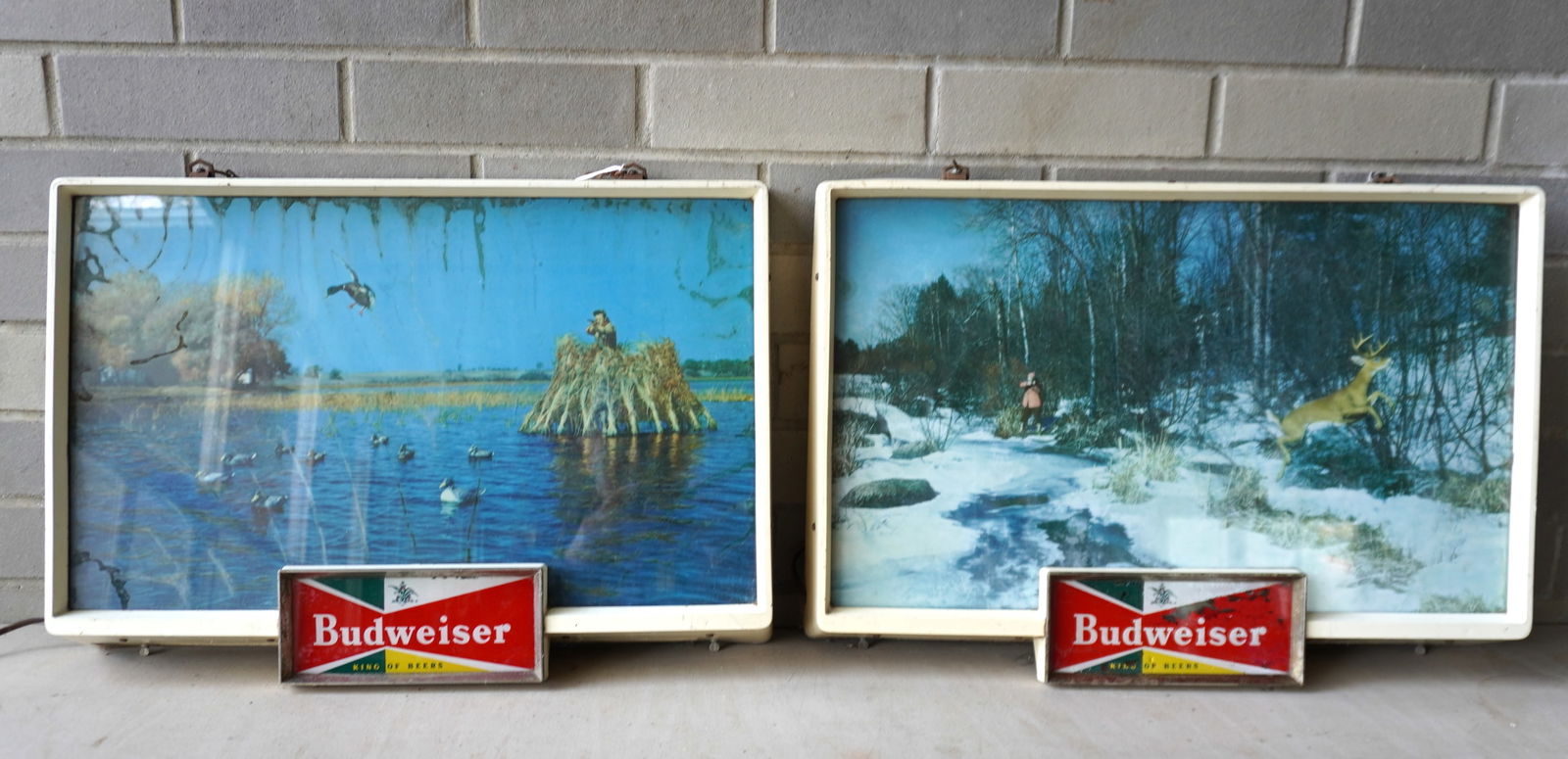 Two vintage Budweiser Beer electric wall hanging light-up advertising signs with hunting motifs (1 of 13)