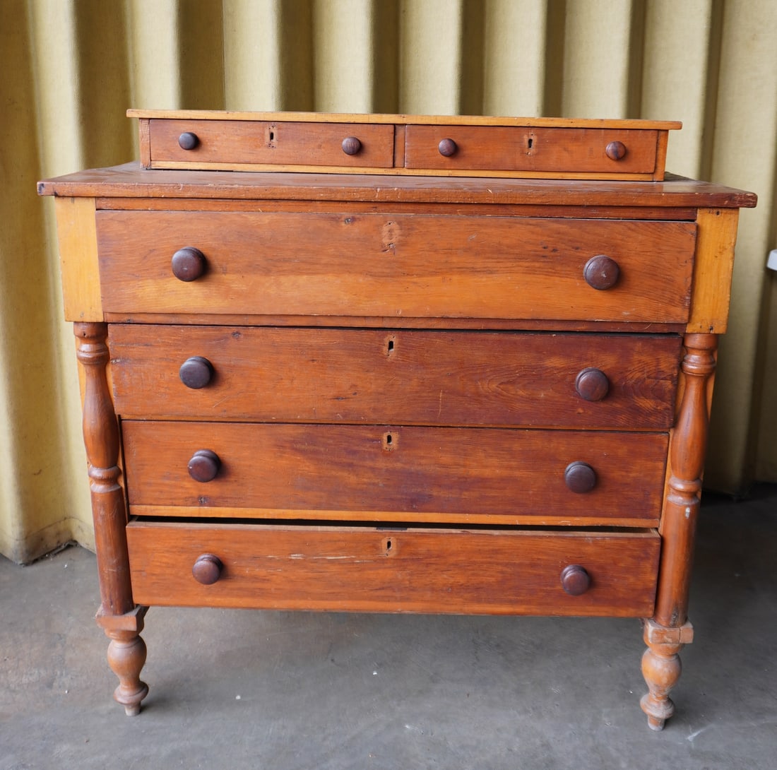 A late Sheraton poplar wood chest of drawers with step-back top with 2 glove drawers, over 4 drawers (1 of 6)