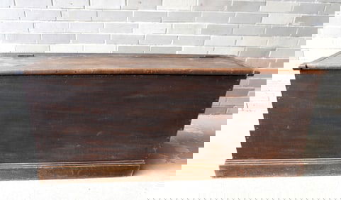 A custom made blanket box in original paint, 20th century, very good condition. Measures 47 1/2"W x