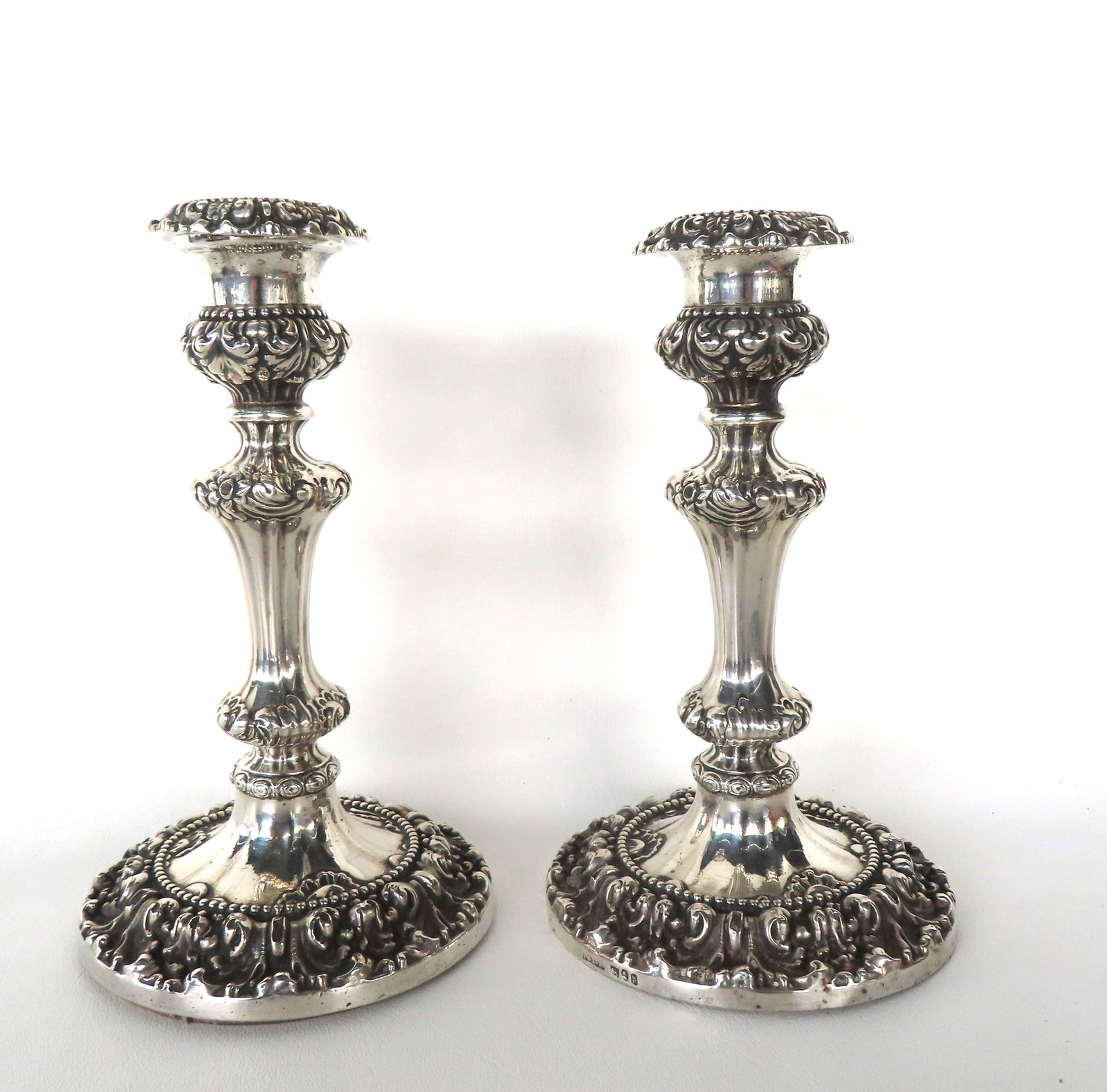 A pair of  John & Thomas Settle sterling candlesticks, active in Sheffield 1814-1827. (1 of 11)
