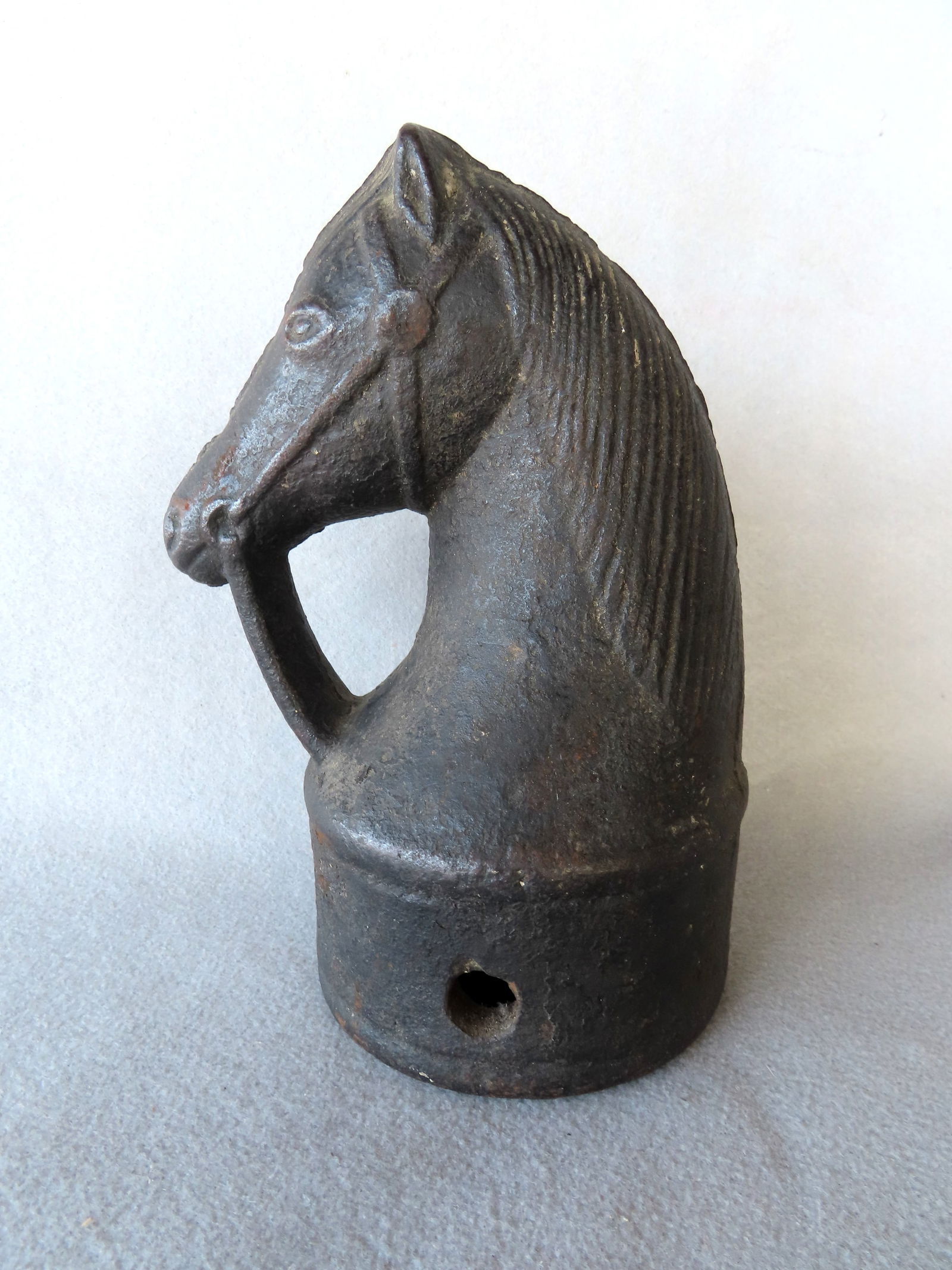 An early cast iron horse head hitching post, mid 19th century in very good in old black paint. (1 of 4)