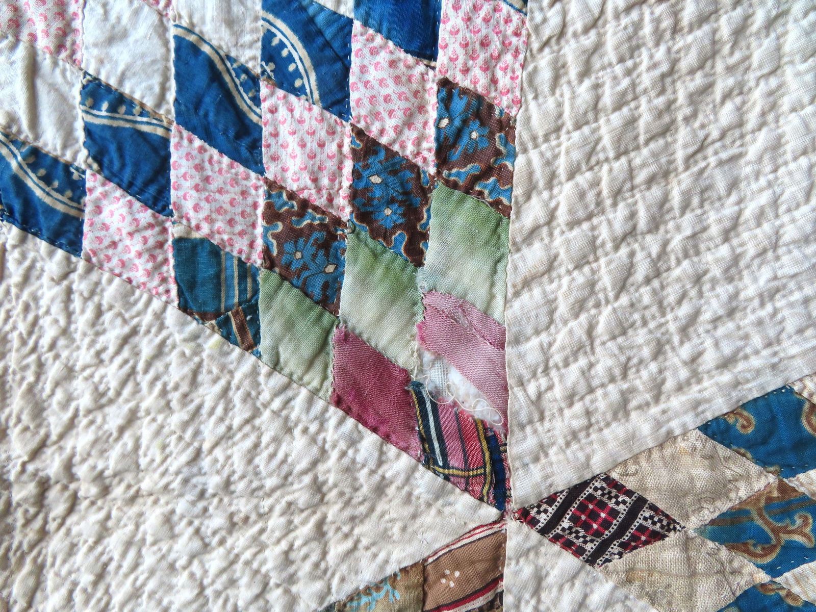 A very fine star pattern patchwork quilt - mid-19th century - 78" x 91" - several small points of - 10