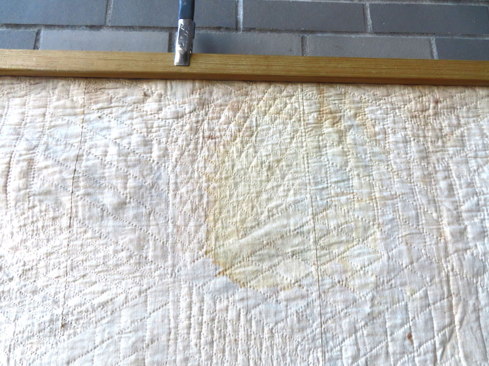 A very fine star pattern patchwork quilt - mid-19th century - 78" x 91" - several small points of - 18