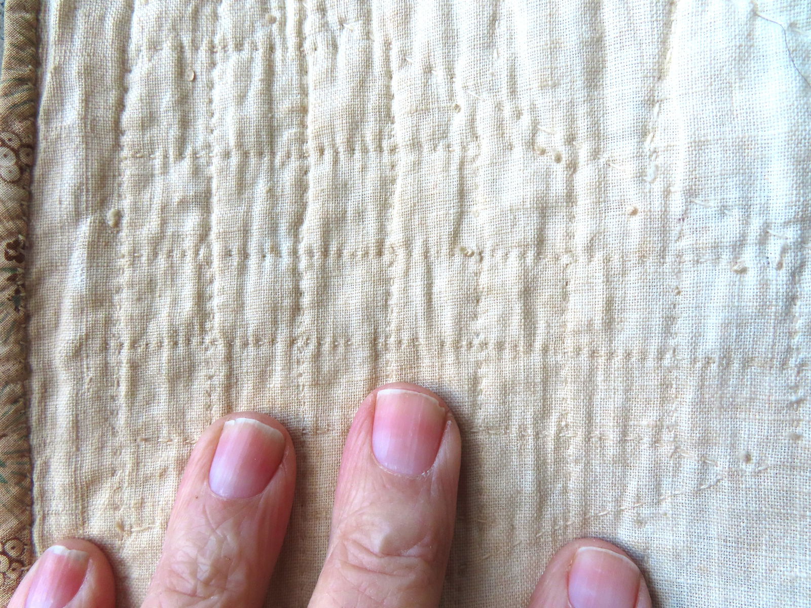 A very fine star pattern patchwork quilt - mid-19th century - 78" x 91" - several small points of - 19