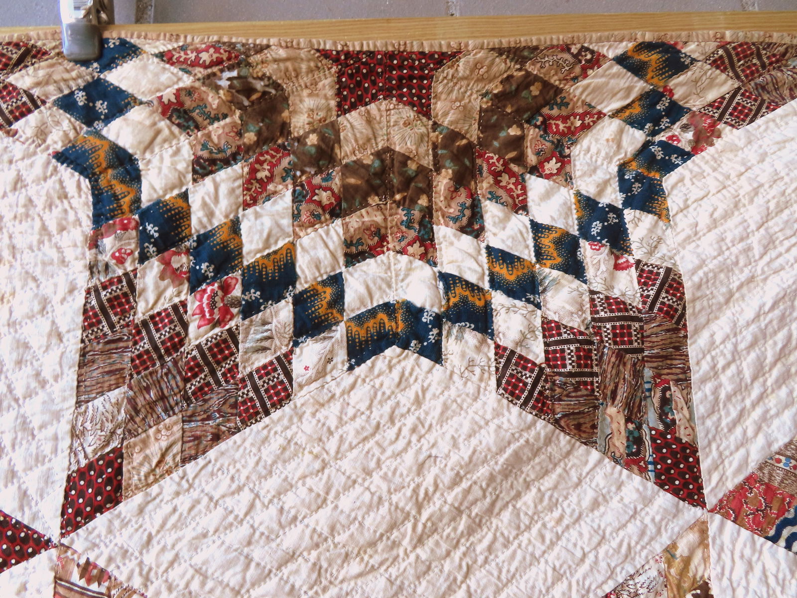 A very fine star pattern patchwork quilt - mid-19th century - 78" x 91" - several small points of - 9