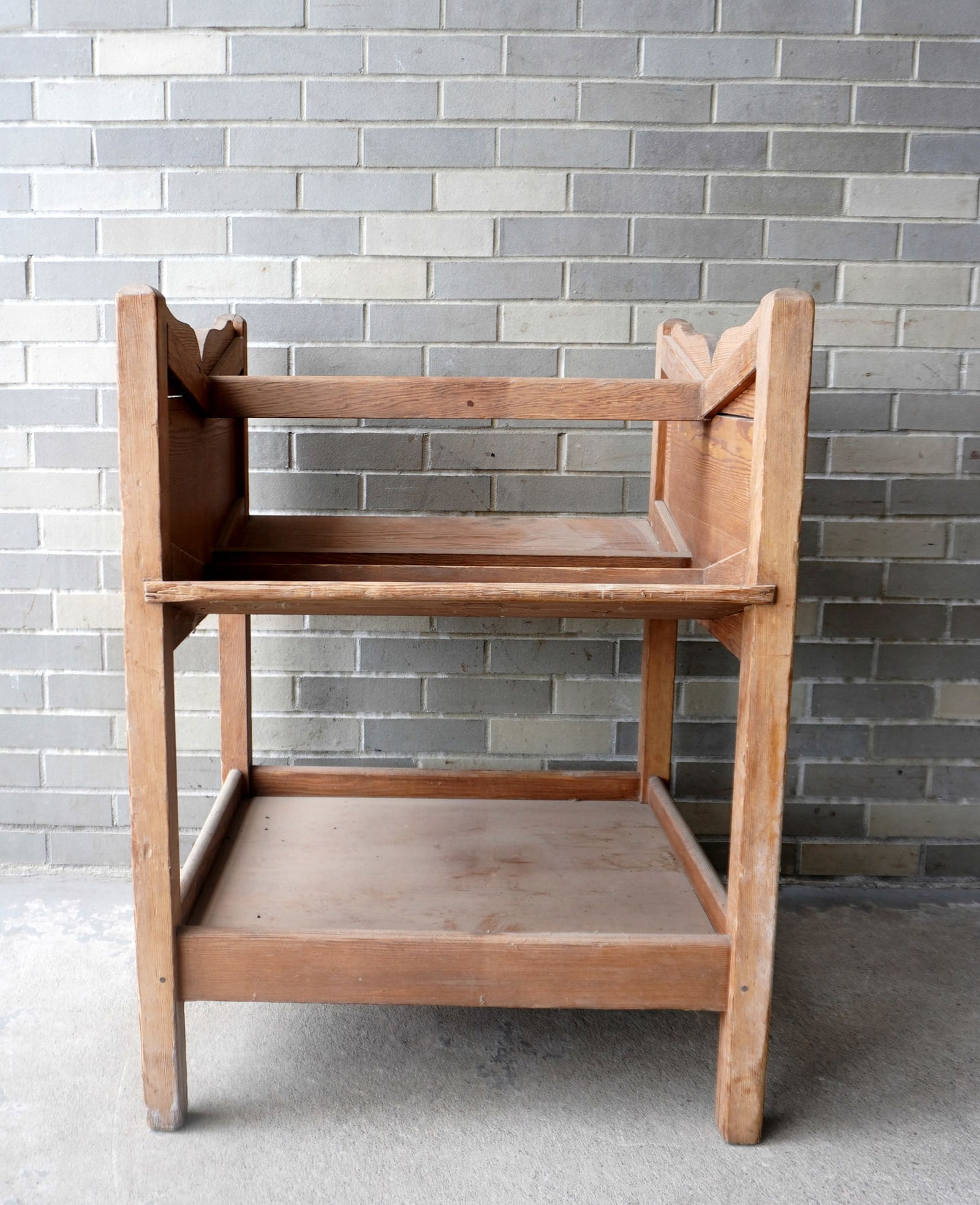 An English scrubbed pine library book stand, mortise & tenon construction, circa 1850. Good (1 of 8)