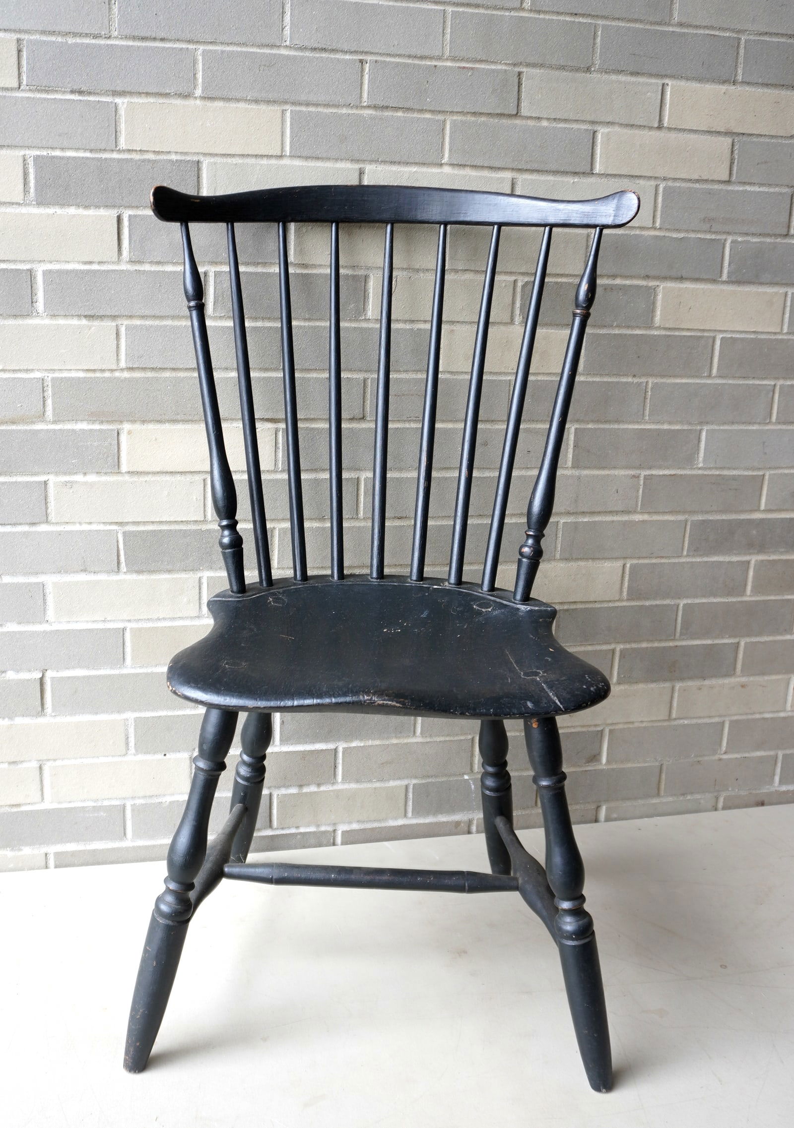 A fanback Windsor side chair, late 18th century, in old, but not original black paint - very good (1 of 7)