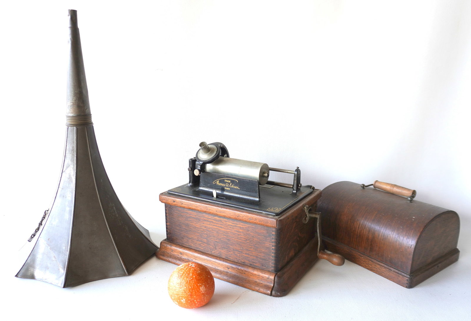 An oak "Edison Fireside Phonograph" Model A, with horn - the case measures 12"W x 9 1/4"D x 11"H - (1 of 10)
