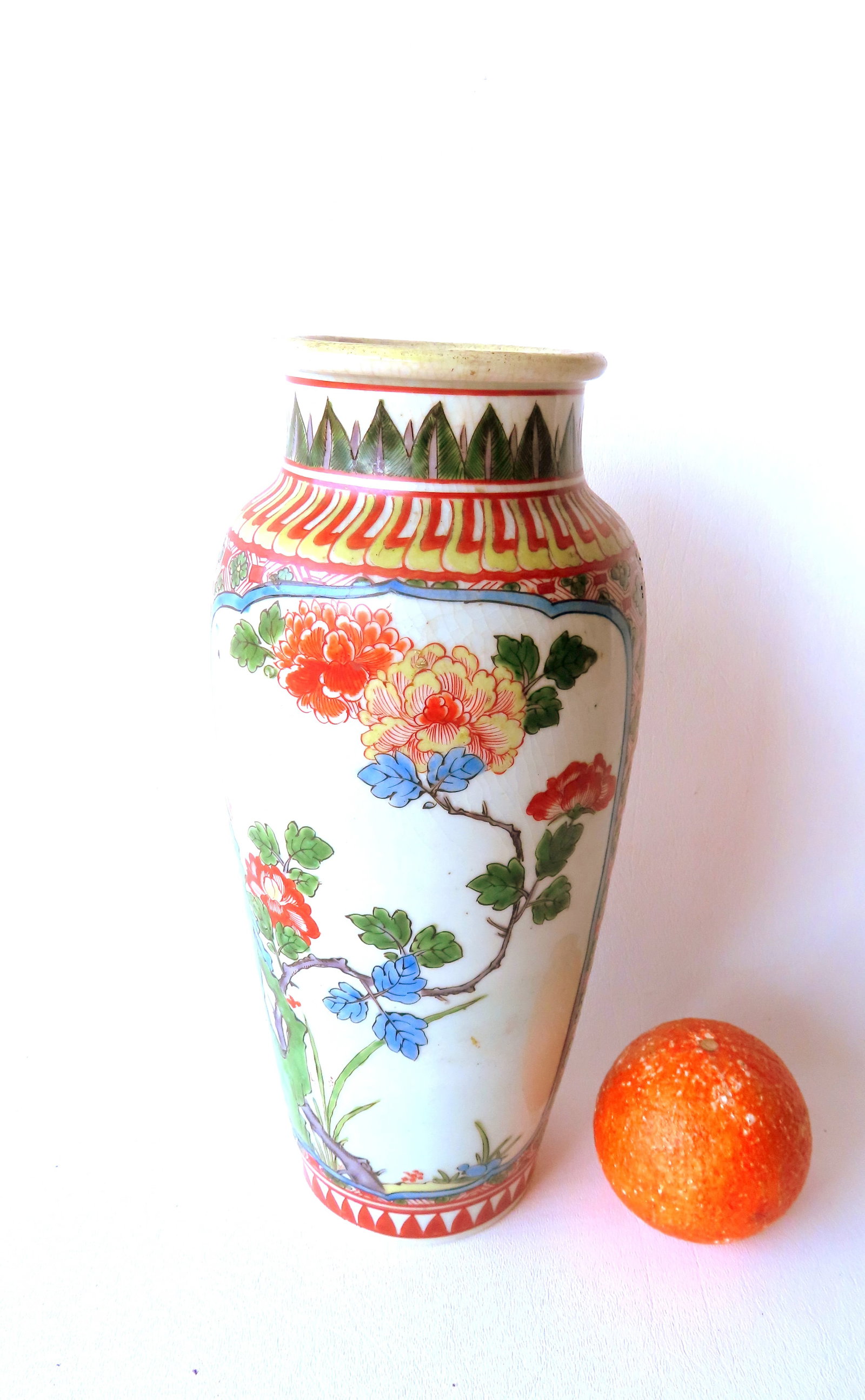 A beautiful Chinese export Famille Verte porcelain vase decorated with hand painted flowering trees (1 of 6)