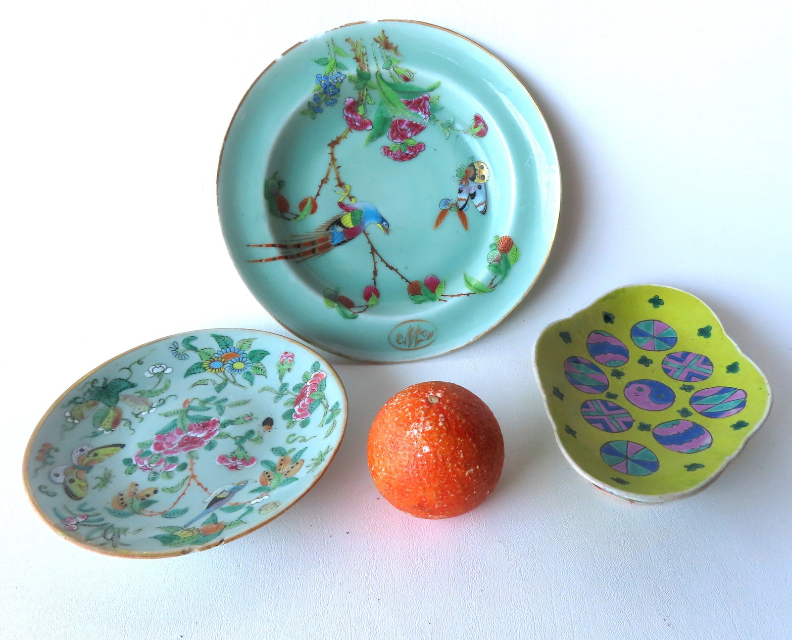 Three pieces of Chinese export porcelains. To be updated. (1 of 14)