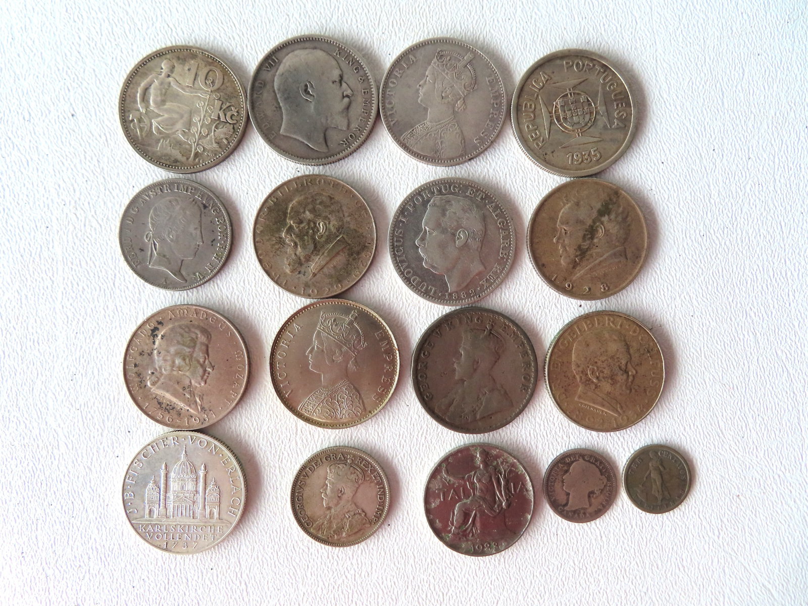 Grouping of vintage foreign coins, most early 20th century and believed to have varying silver (1 of 5)