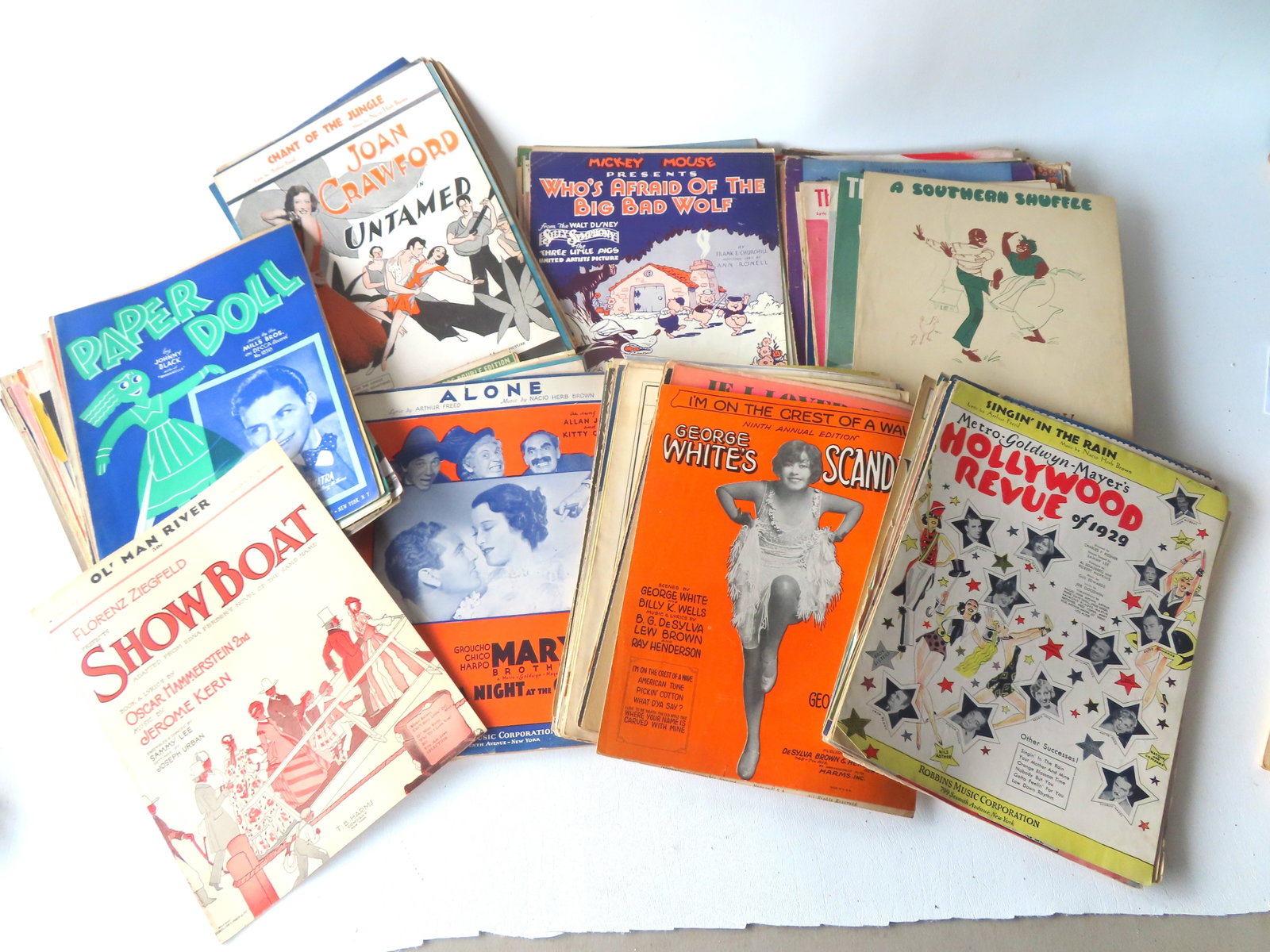 A large grouping of over 150 pieces of sheet music, 1920-50. While most are in good condition, there (1 of 8)