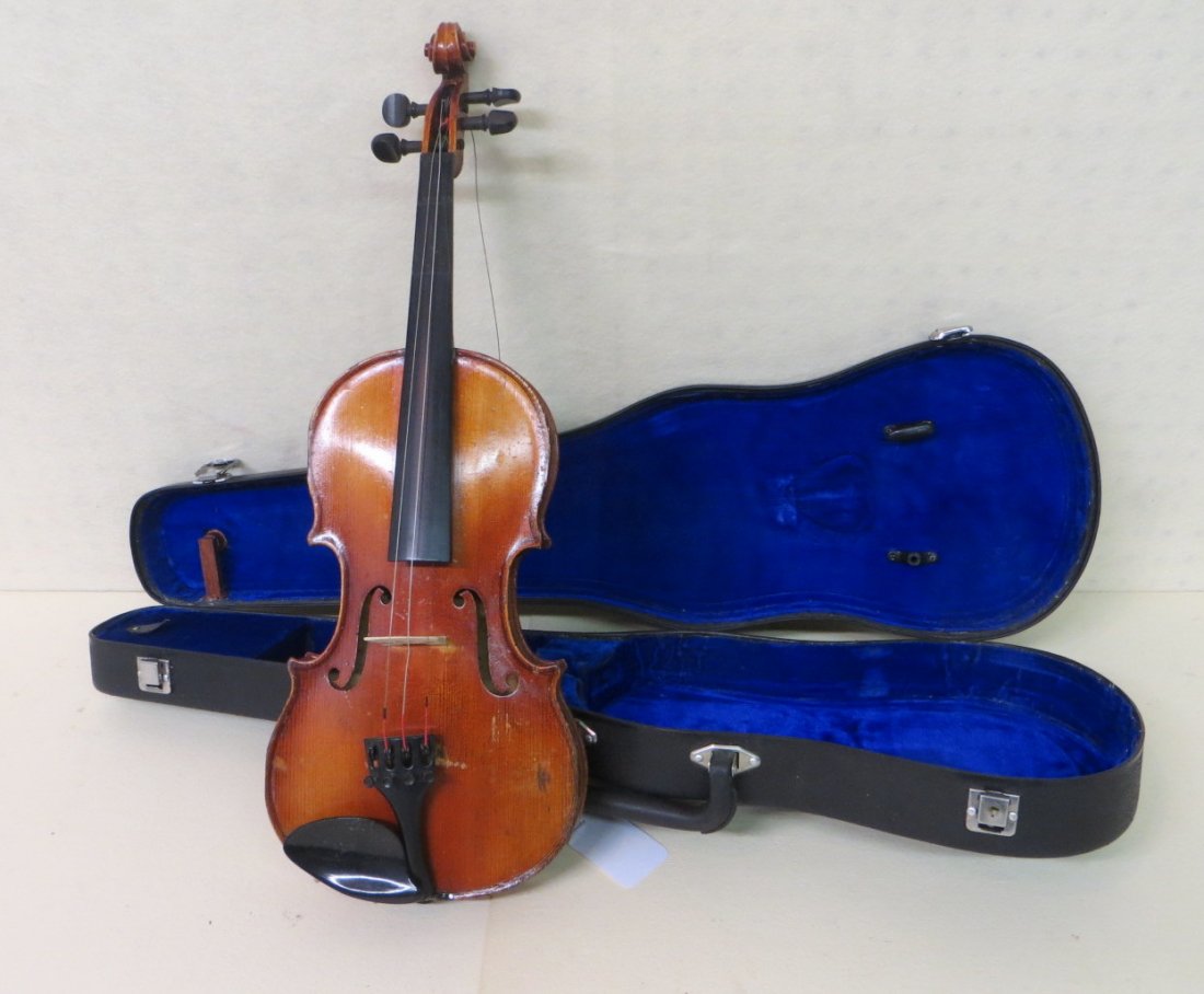 Violin in case signed Stradivarius - Czechoslovakia - t: Violin in case signed Stradivarius - Czechoslovakia - tiger maple frame - no bow - 22"L.