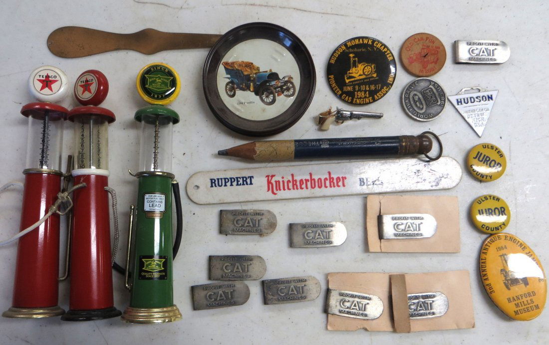 Lot of miscellaneous auto related articles including 3 : Lot of miscellaneous auto related articles including 3 modern John Deere and Texaco miniature gas pump models.