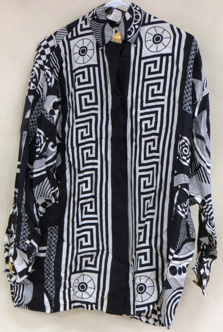 Gianni Versace Couture Silk Blouse european size 38: Gianni Versace Couture Silk Blouse european size 38 purchased at Bergdorf Goodman Provenance: From a private collection of a retired NYC theatrical professional.
