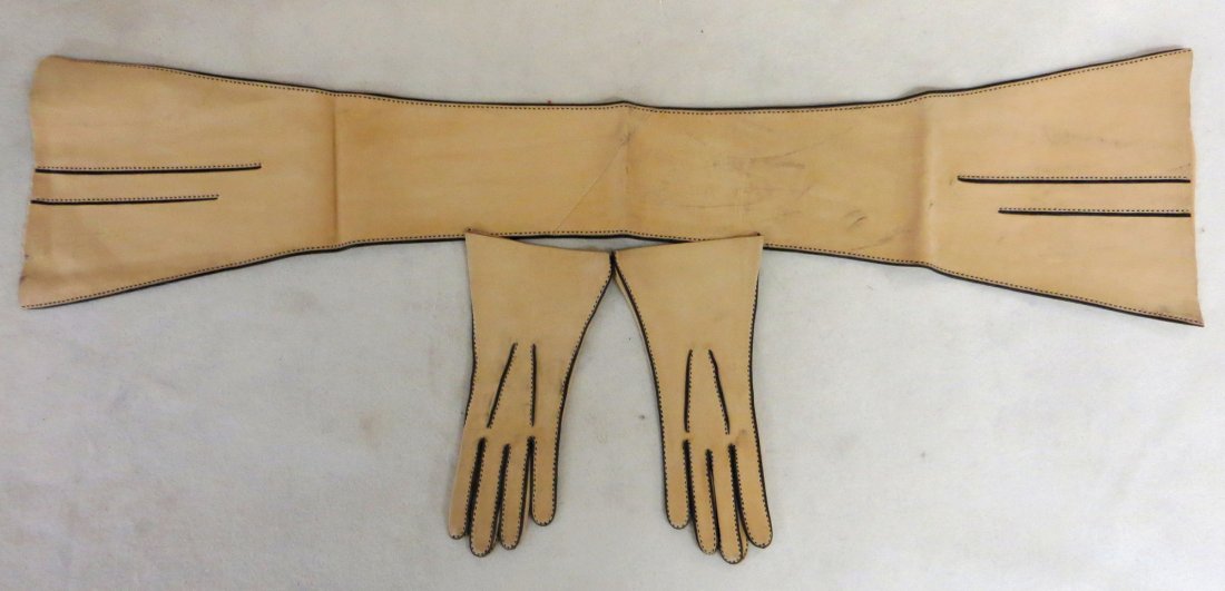 Unused set of lady's leather riding gloves and scarf: Unused set of lady's leather riding gloves and scarf signed Hermes - guaranteed authentic. Note, though unused, there are dirt marks on gloves that need cleaning. Provenance: From the estate of Betty 