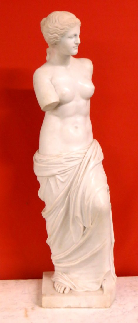 Marble statue of Venus de Milo, probably late 19th: Marble statue of Venus de Milo, probably late 19th century, all hand done. Excellent condition. Not signed. 38"H x 10"W..