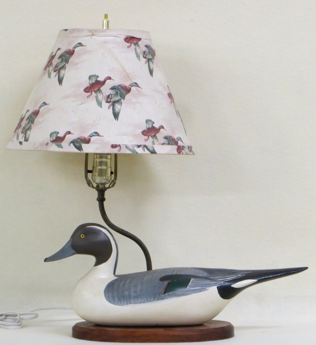 Pintail decoy by Madison Mitchell mounted on wood board: Pintail decoy by Madison Mitchell mounted on wood board to form a table lamp. Excellent condition.