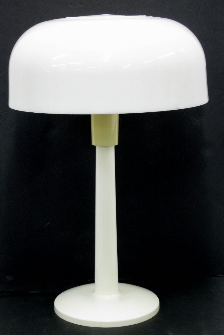 Lightolier mid-century white plastic desk lamp with: Lightolier mid-century white plastic desk lamp with original mushroom shade. Excellent condition. 20"H.