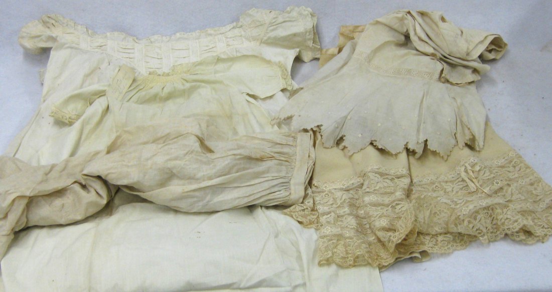 Grouping of 5 Victorian white garments.: Grouping of 5 Victorian white mostly child garments. Minor stains, overall good condition