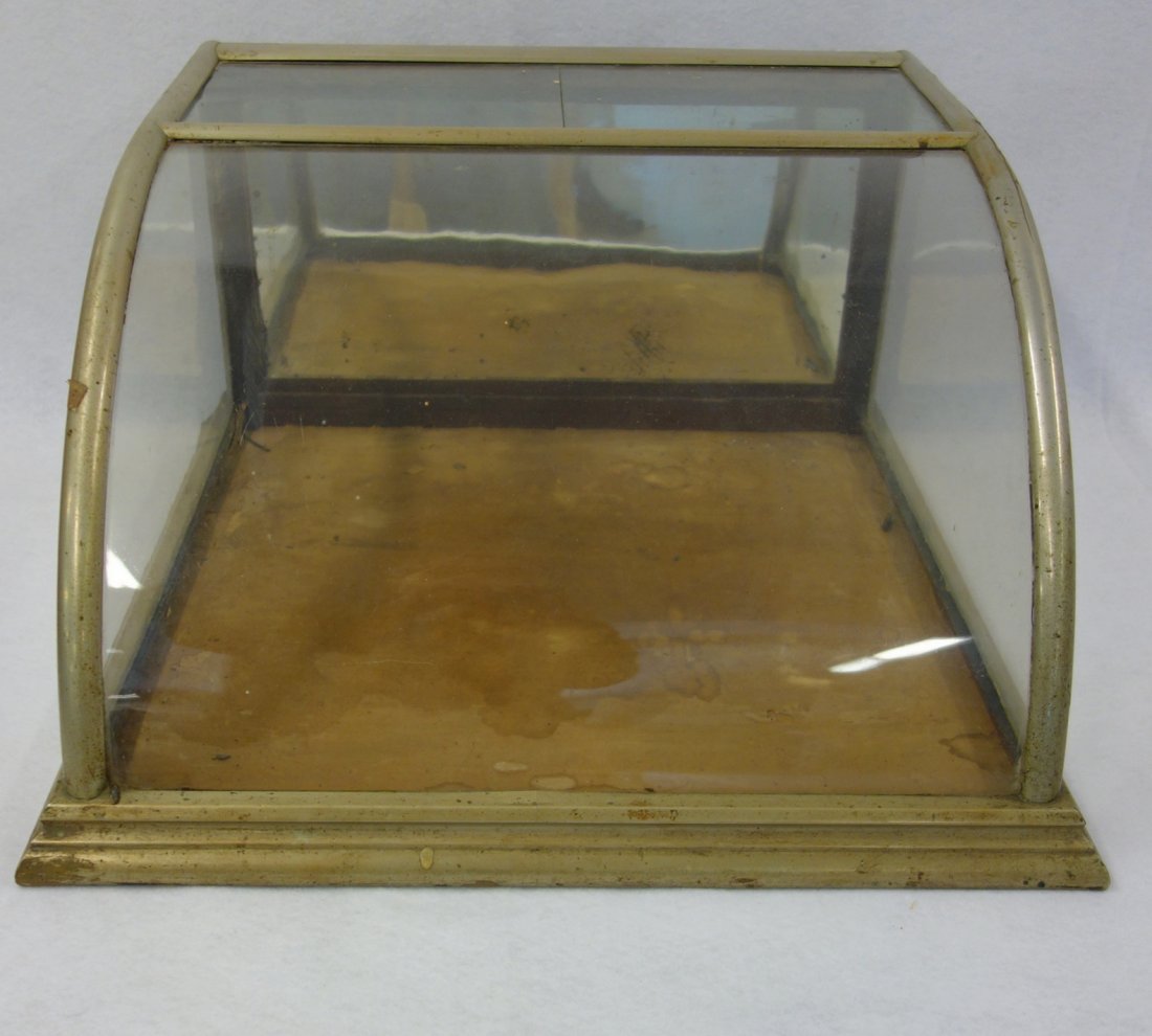 Table top candy showcase with curved front - nickel (1 of 4)