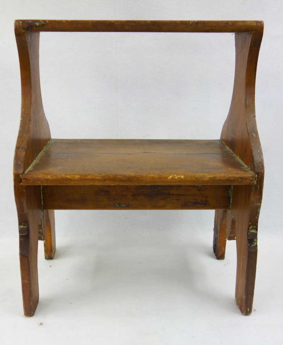 Small primitive 2 tier bucket bench with shaped sides. (1 of 2)