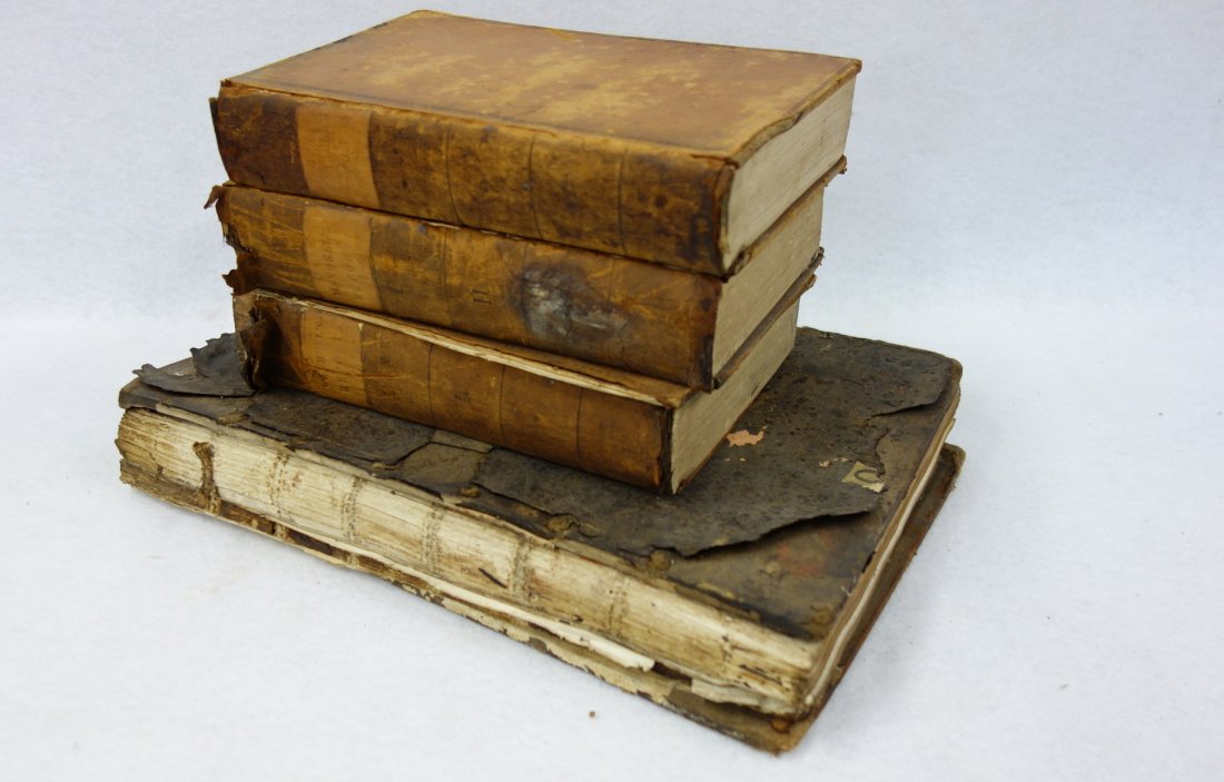 Four leather bound law books including " A Complete (1 of 5)