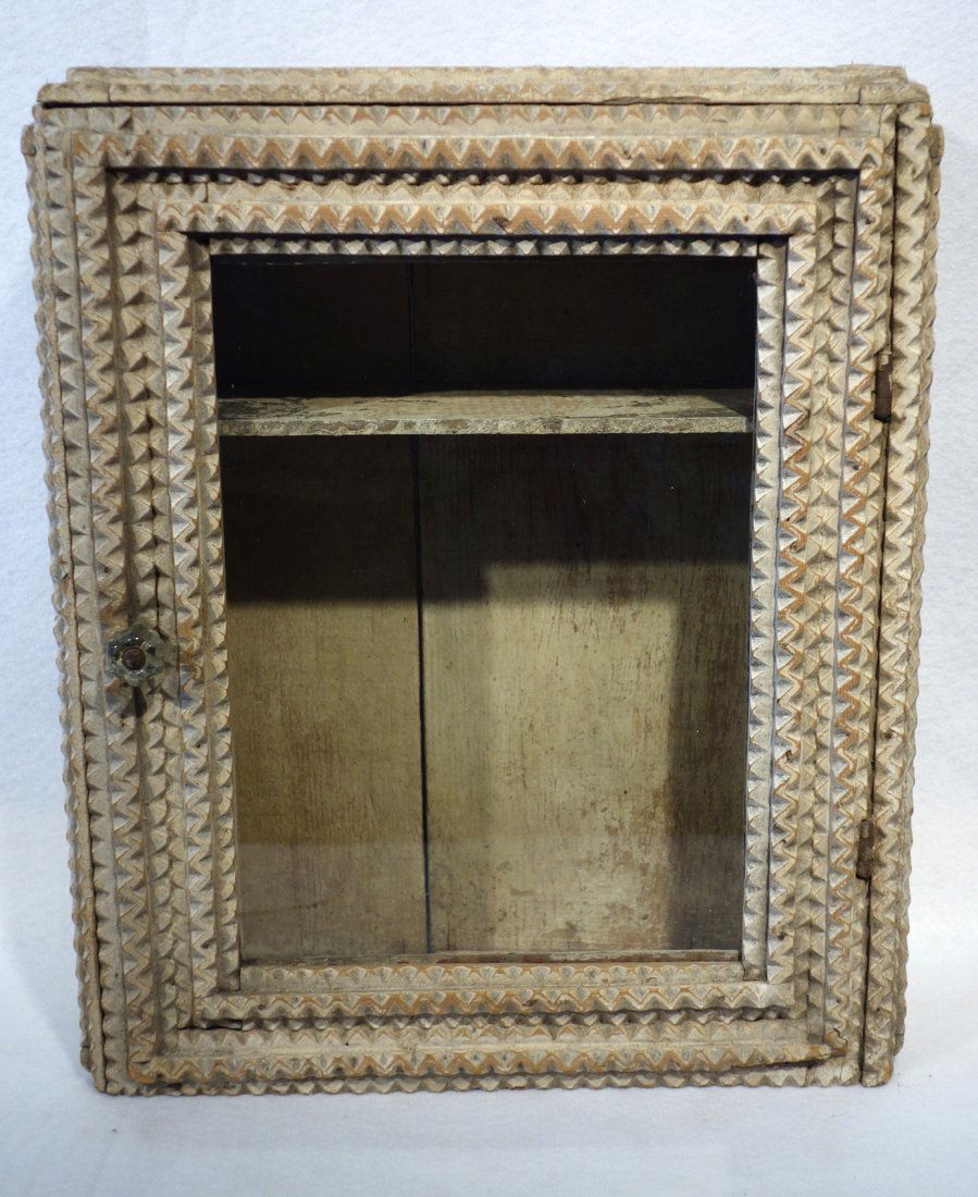 Tramp art wall cabinet in old white paint - single door (1 of 4)