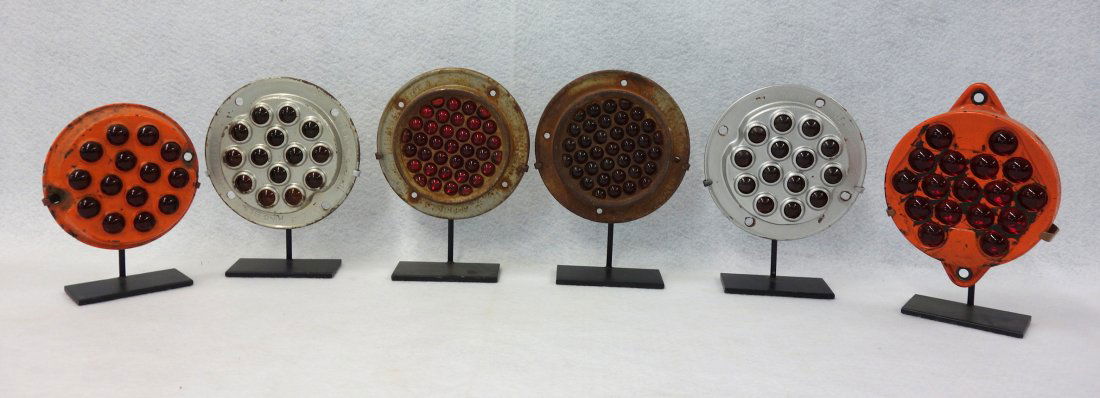 Three pairs of auto/truck reflector lights including (1 of 5)