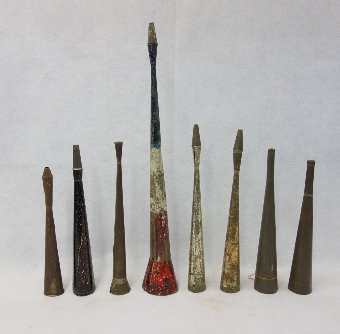 Grouping of 8 tin parade horns including 1 in original (1 of 4)