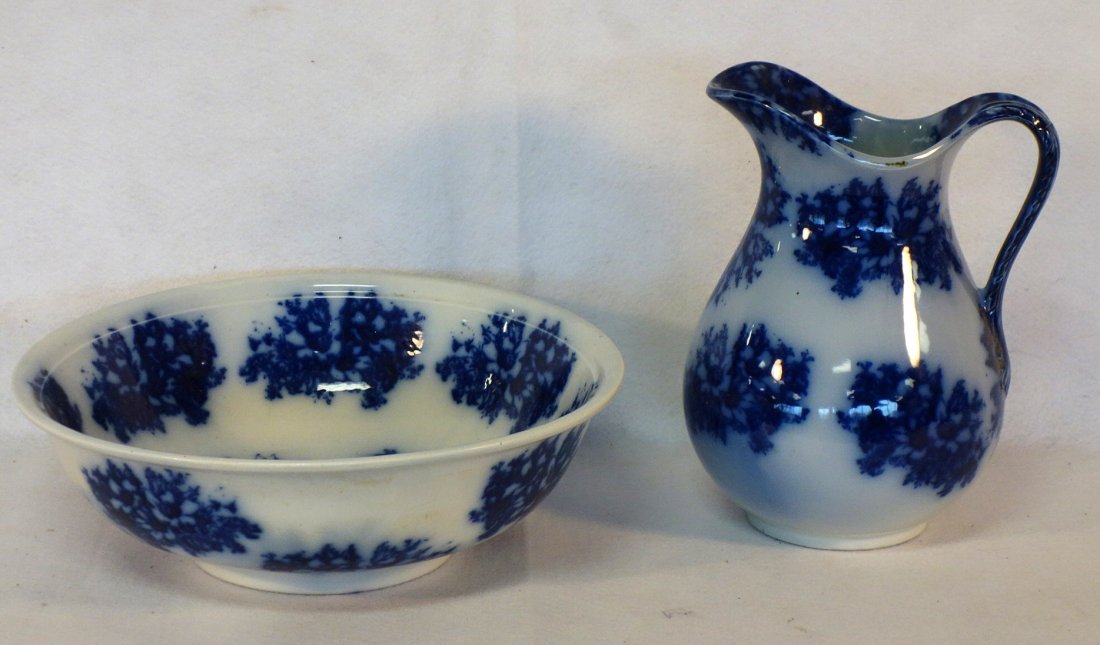 Flow blue bowl and pitcher set, 19th century. Good (1 of 3)