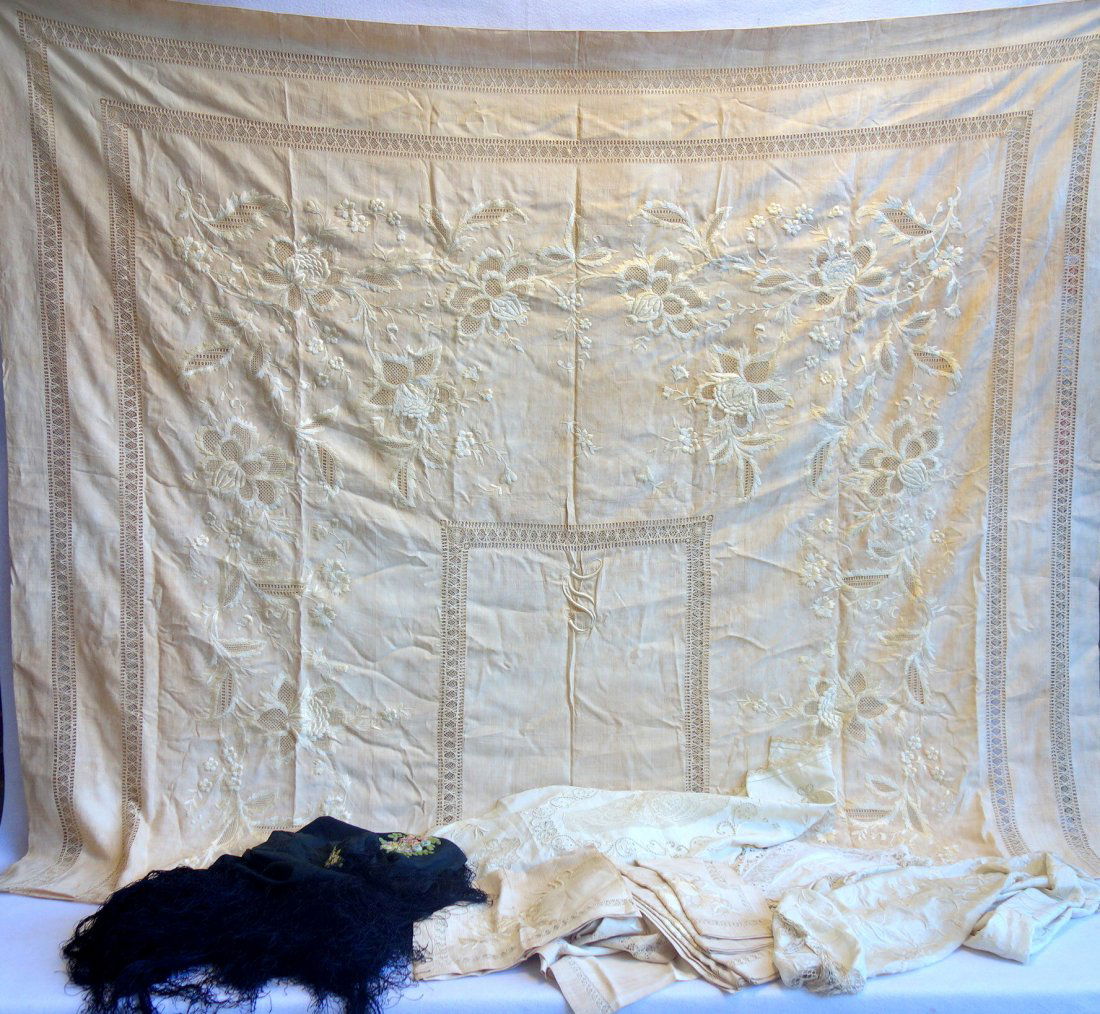 Grouping of good table linens & a shawl. Shawl in black (1 of 7)