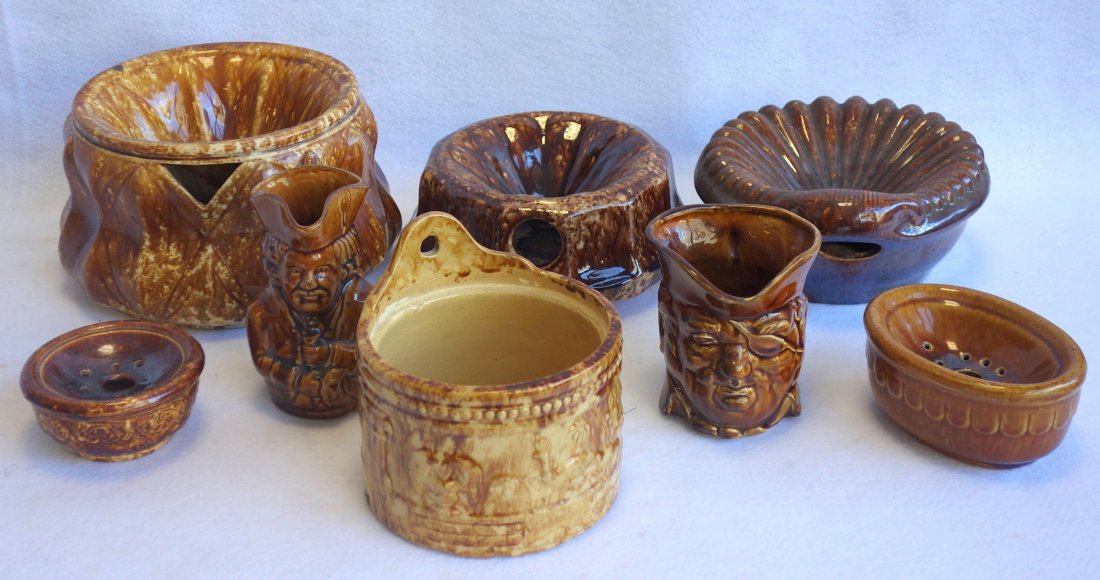 Grouping of 8 pieces of Bennington flint glazed pottery (1 of 5)