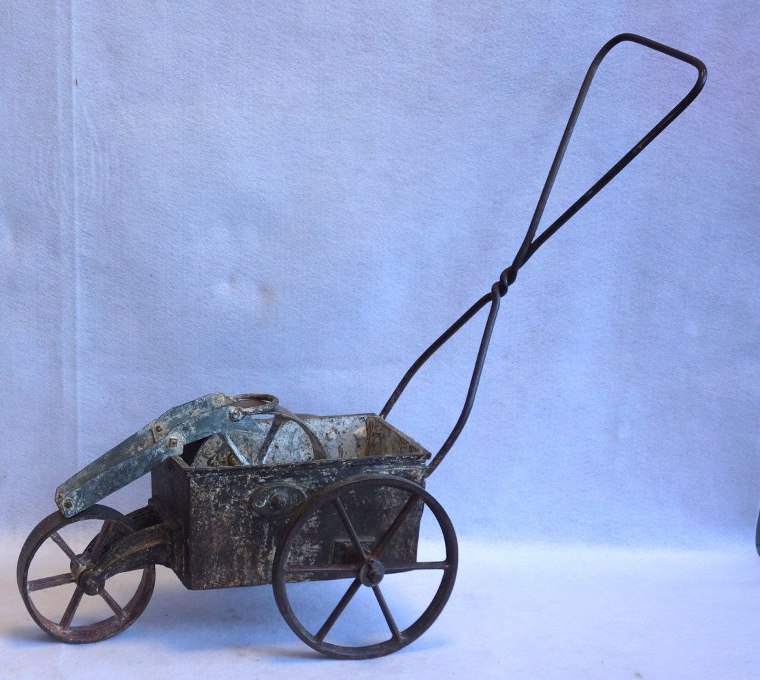 Cast iron tennis court lime marking machine made in (1 of 3)