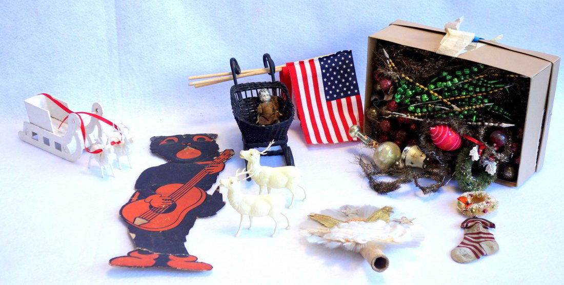 Collection of early Christmas decorations including (1 of 5)