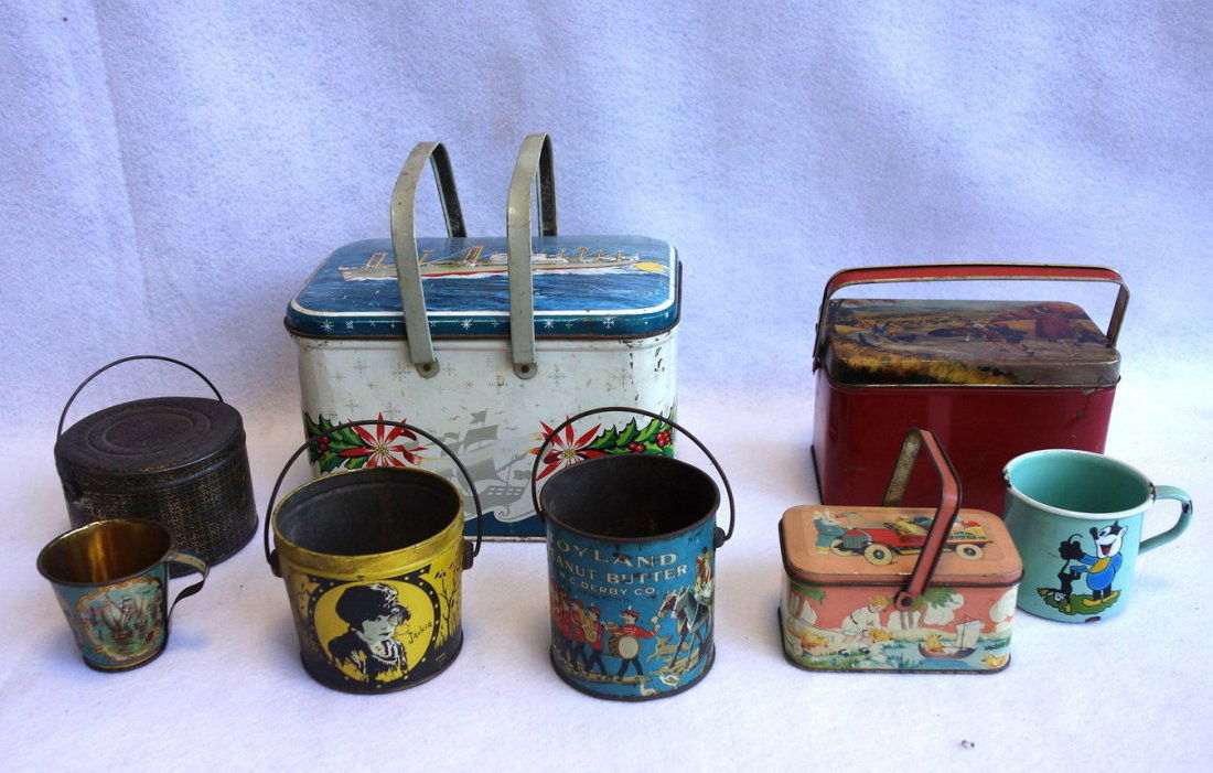 Grouping of kids mostly advertising tins including (1 of 5)