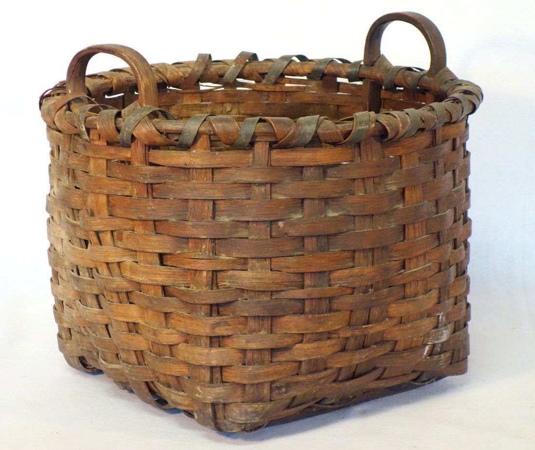 Large early heavy splint field basket with double (1 of 3)