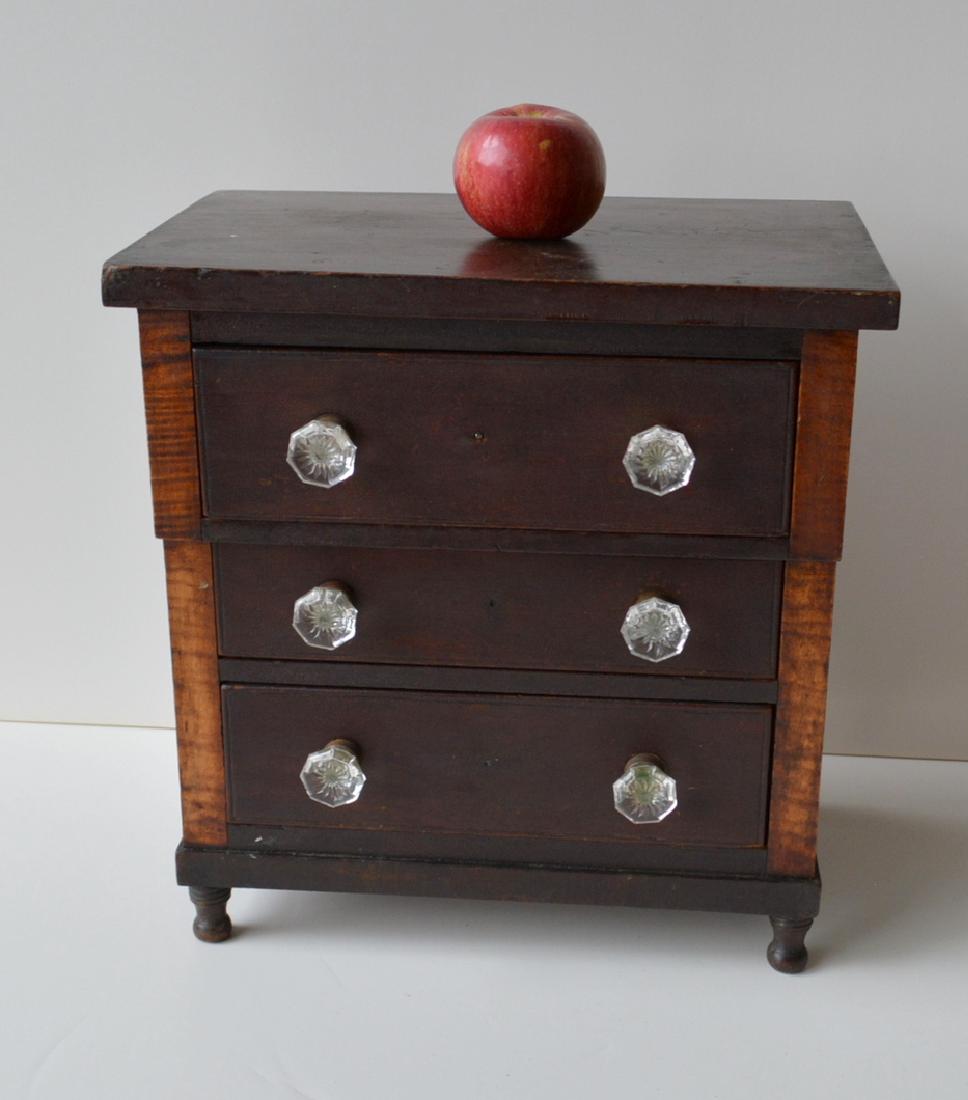 American salesman sample Sheraton chest of drawers in (1 of 6)