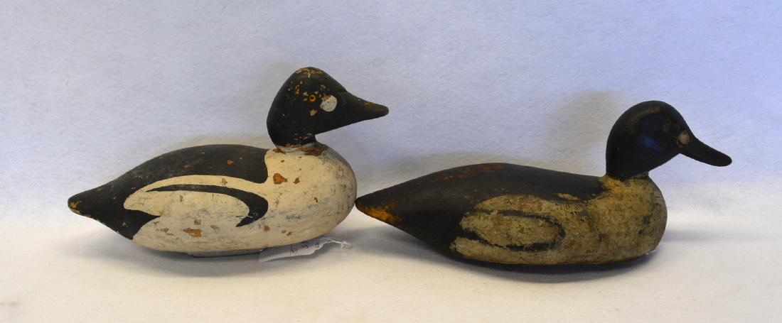 Two primitive Goldeneye decoys - one with glass eyes : Lot 0165