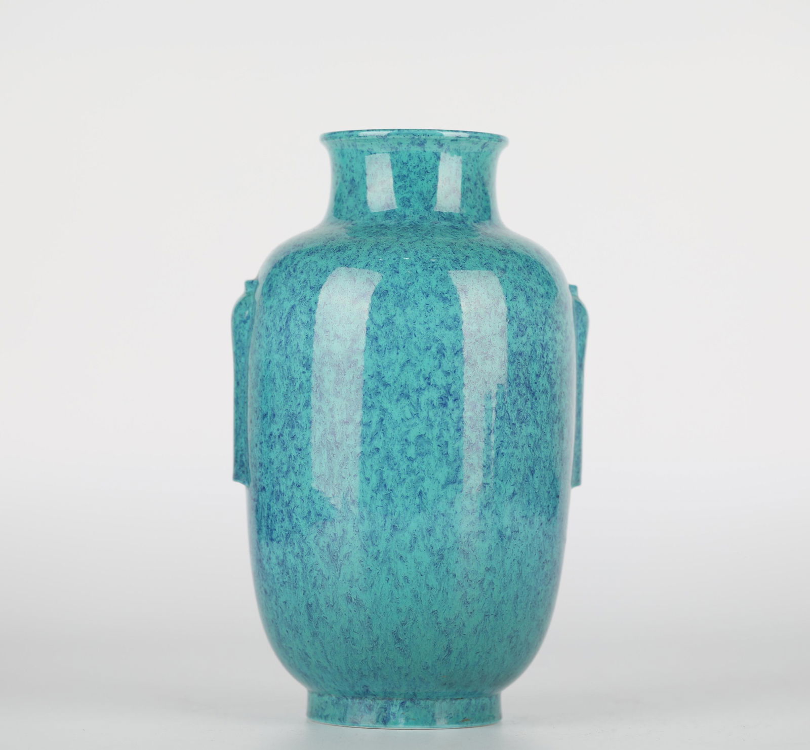 Chinese Lu Jun glaze lantern vase, 18th century: The shape of this bottle is handsome. The whole body is covered with Jun glaze. Change naturally, elegant and quiet. The bottom is "Qianlong year system of the Qing Dynasty",High 23cm,Wide 14cm