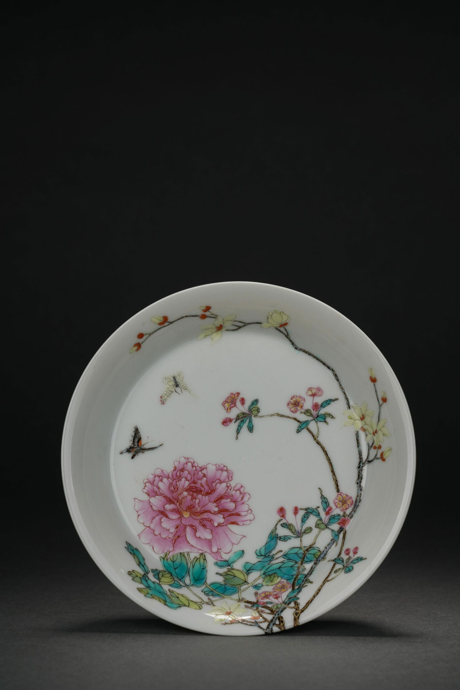 Chinese Fencai glazed floral pattern porcelain plate, 17th (1 of 8)
