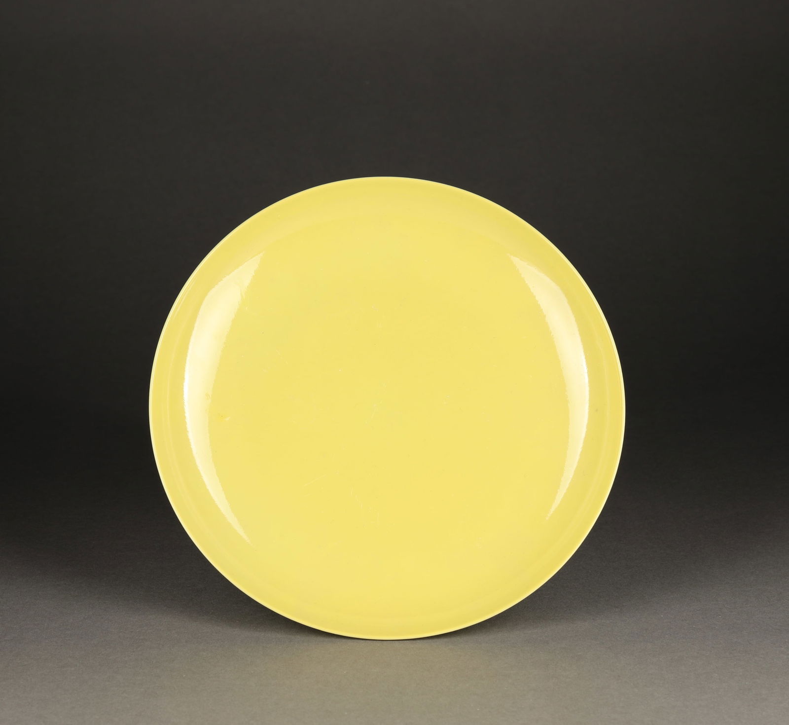 Chinese lemon yellow glaze porcelain plate, 18th century (1 of 4)