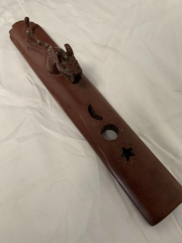 AMERICAN INDIAN CATLINITE EFFIGY PIPE (1 of 4)