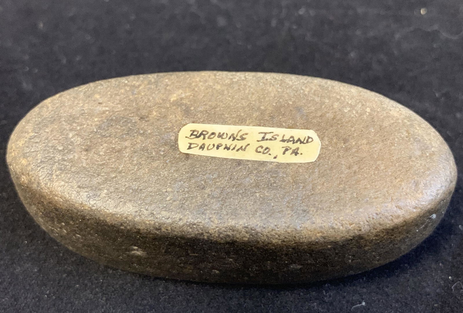 NATIVE AMERICAN OVAL AND FLAT STONE TOOL (1 of 4)