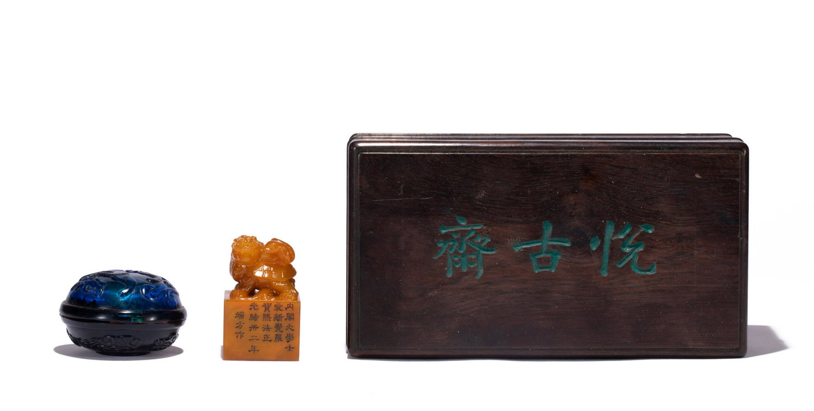 A CHINESE SOAPSTONE SEAL: L. 4 cm. H. 6 cm. Weight 300 gram.