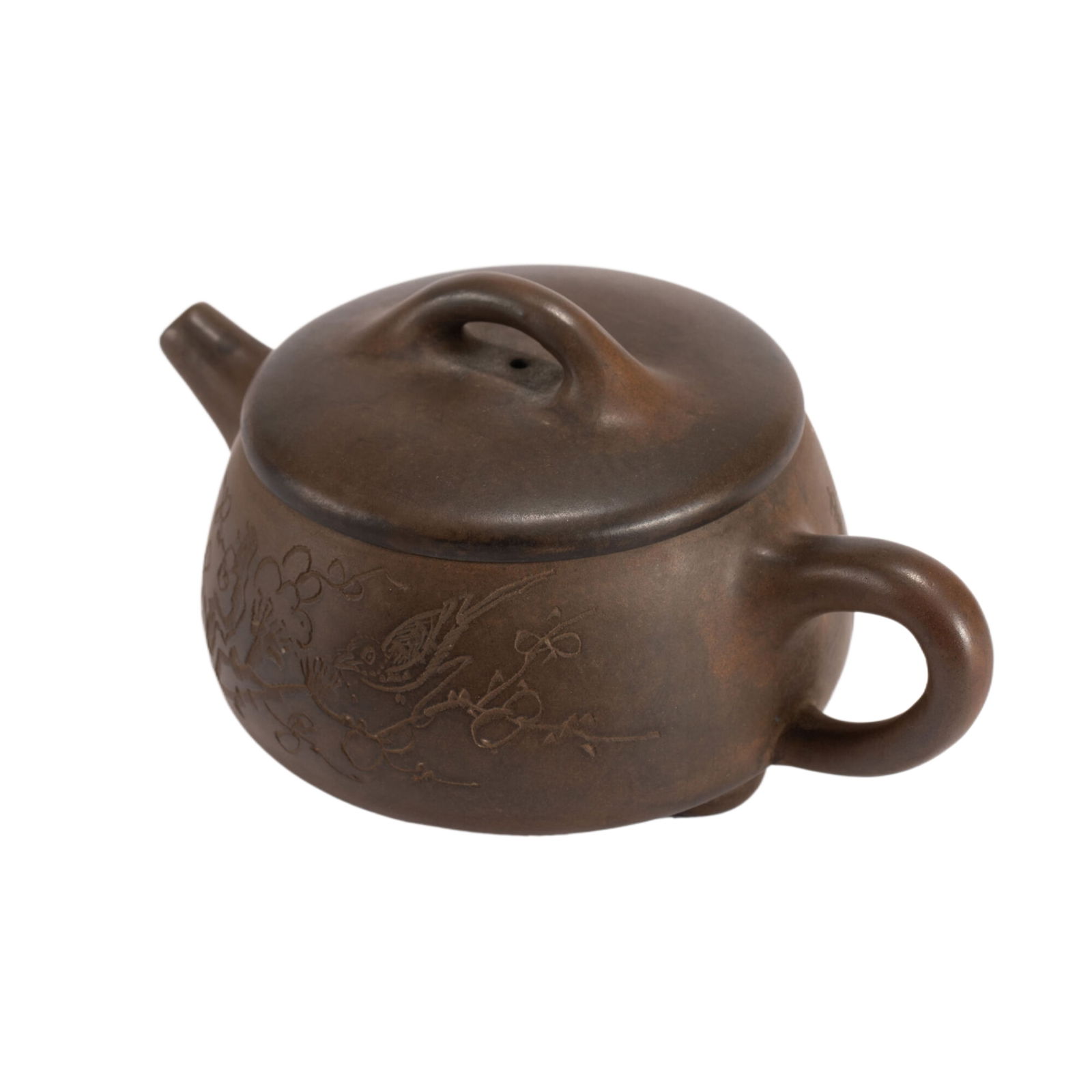A CHINESE YIXING ZISHA CLAY TEA POT: L. 18 cm. W. 12 cm. H. 10 cm. Weight 370 gram.